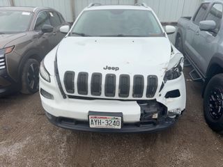 2017 Jeep Cherokee Latitude - Exterior Front Center Image